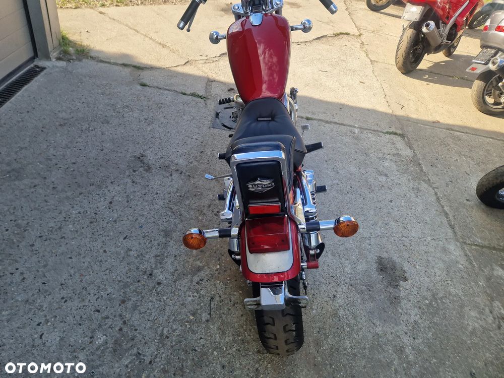 Suzuki Intruder - 8