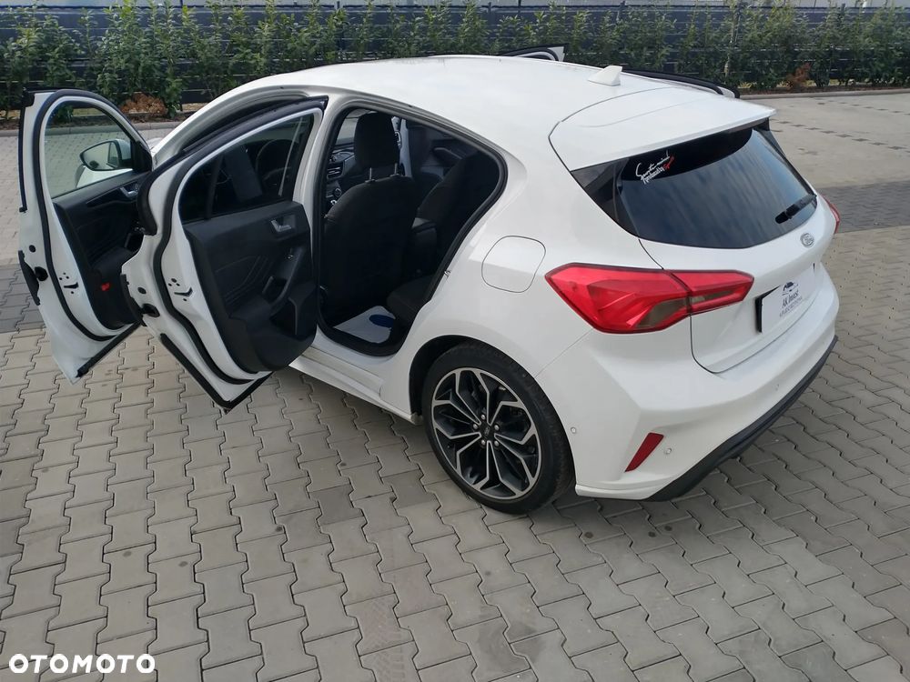 Ford Focus 1.0 EcoBoost Start-Stopp-System ST-LINE DESIGN - 11