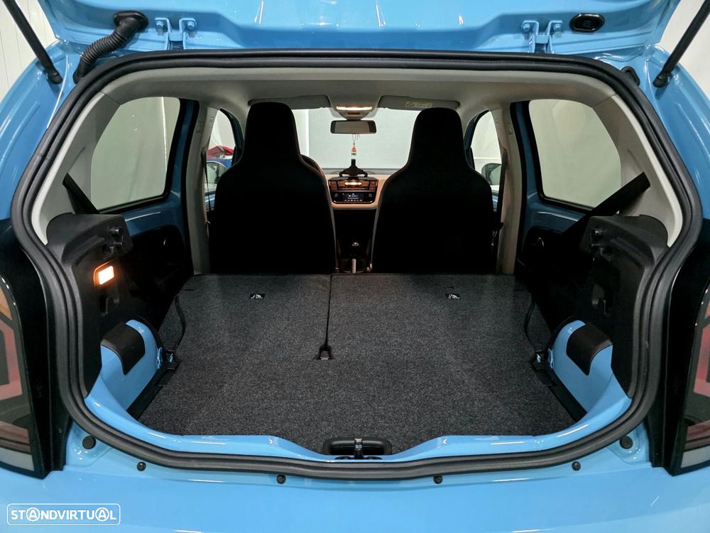 VW Up! 1.0 Move Color - 35