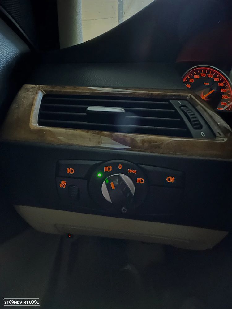 BMW 520 dA Executive - 10