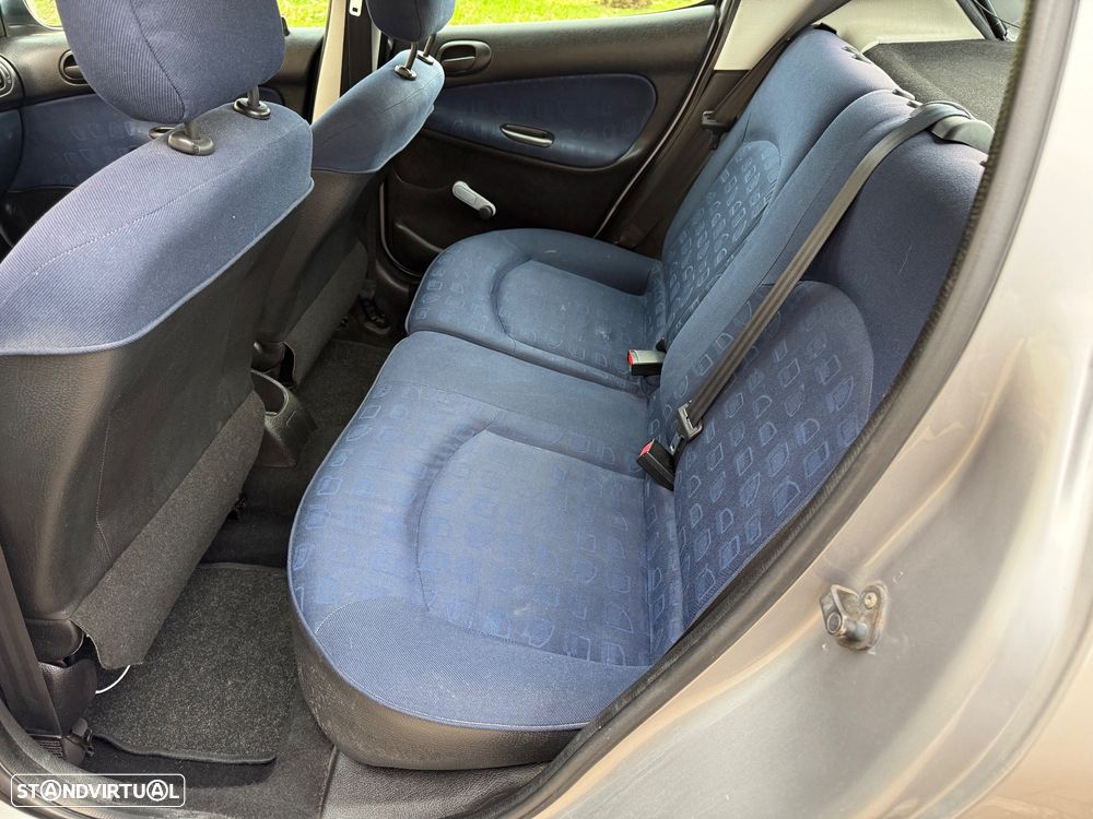 Peugeot 206 1.1 XT - 12