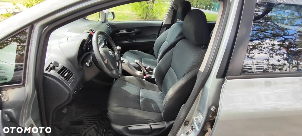 Toyota Auris 1.4 D-4D Premium - 6