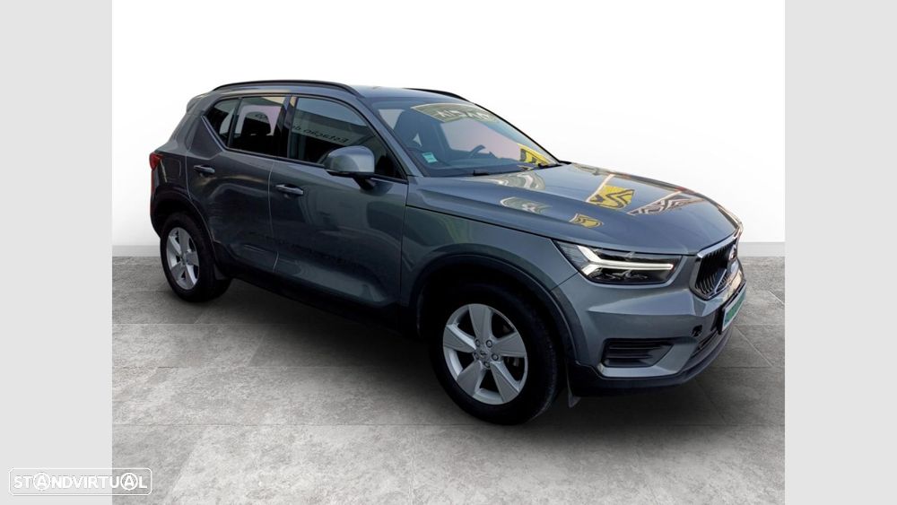 Volvo XC 40 1.5 T3 Momentum Tech Edition - 4