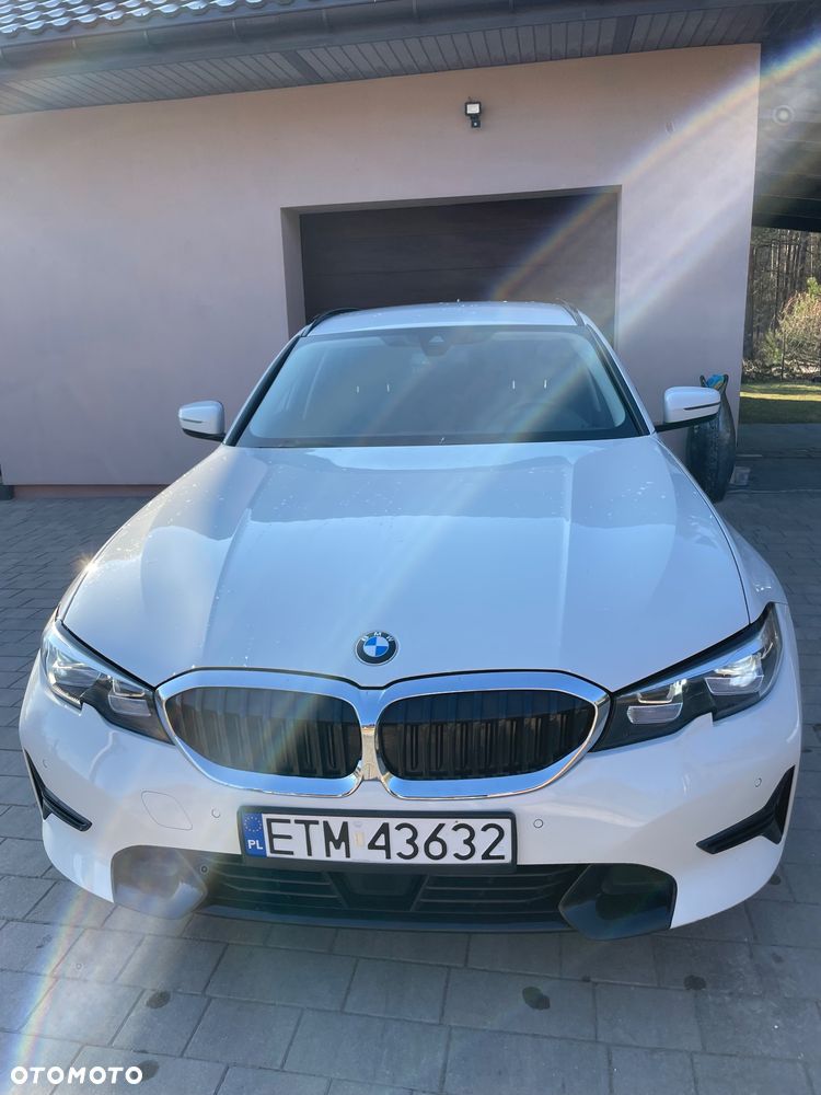 BMW Seria 3 320d xDrive mHEV - 1