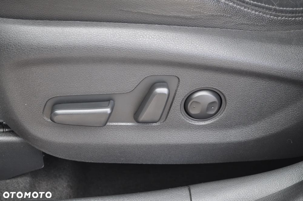 Hyundai Tucson 2.0 CRDI 4WD Automatik Premium - 23