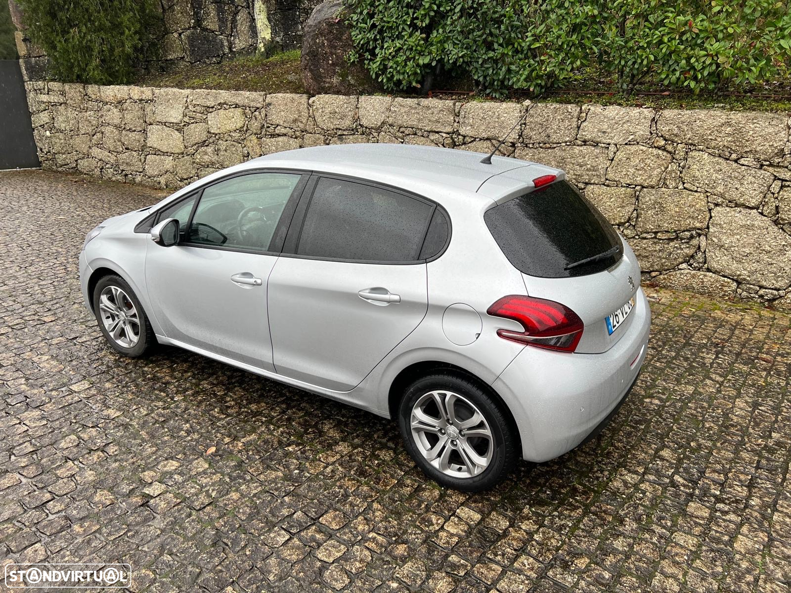Peugeot 208 1.6 BlueHDi Style - 8