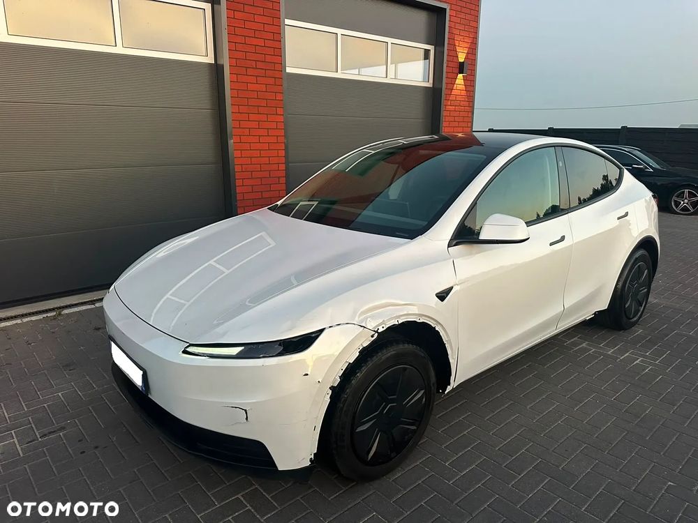 Tesla Model Y Standard - 36