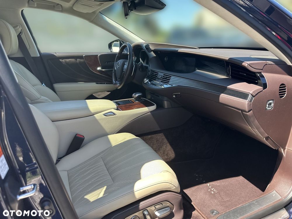 Lexus LS - 13