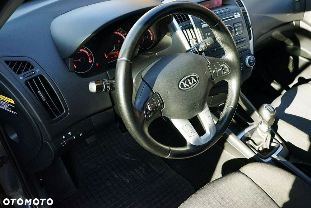 Kia Ceed 1.6 CRDi 90 ISG Spirit - 21