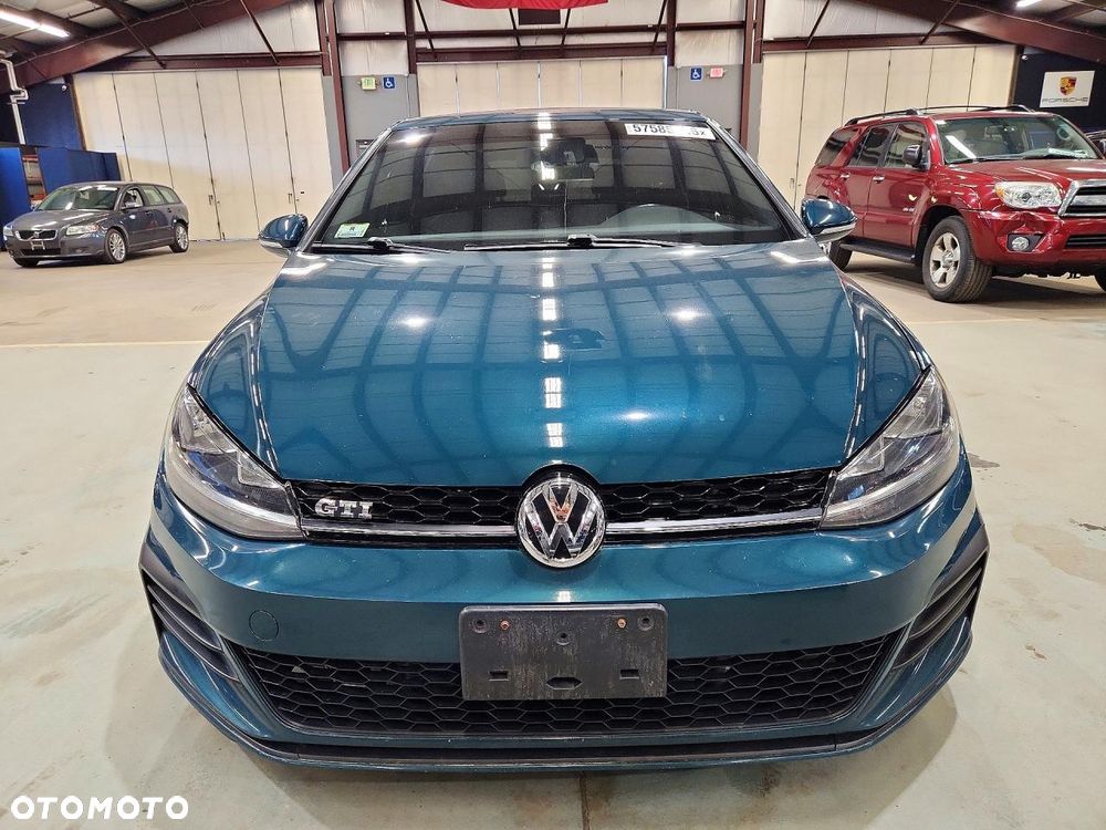Volkswagen Golf - 5