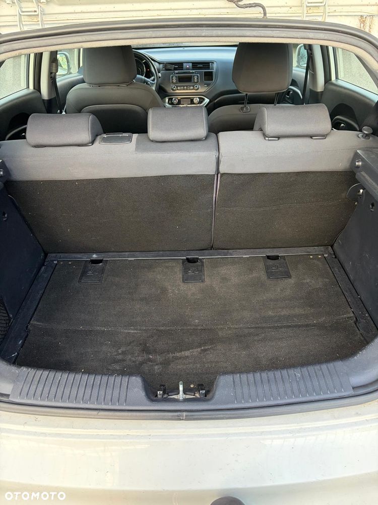 Kia Rio - 10