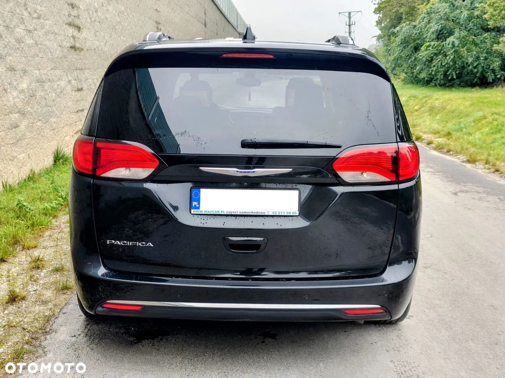 Chrysler Pacifica - 5