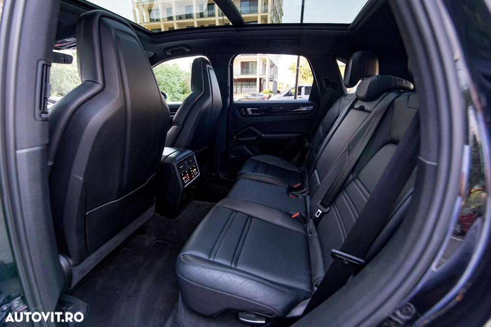 Porsche Cayenne - 31
