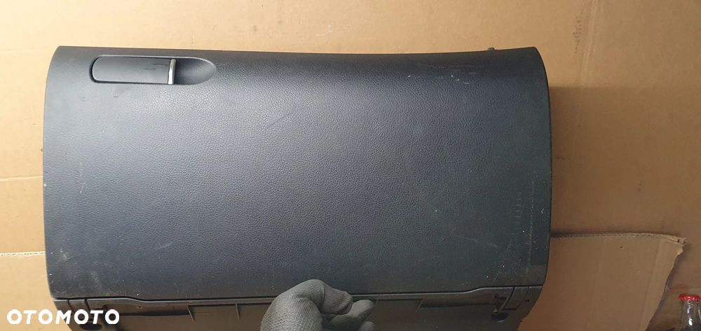 Schowek pasażera Europa Audi A4 B7 8E1857035D - 1