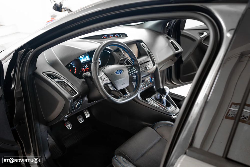 Ford Focus 2.3 EcoBoost S&S 4WD RS - 58