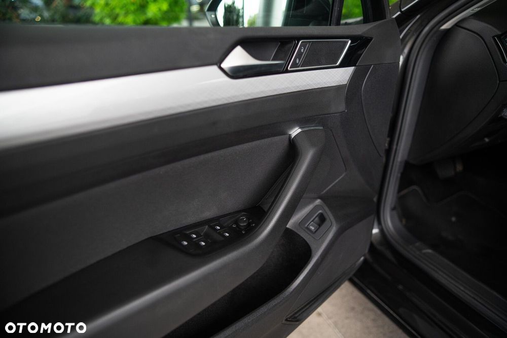 Volkswagen Passat Variant 1.5 TSI EVO Business DSG - 10
