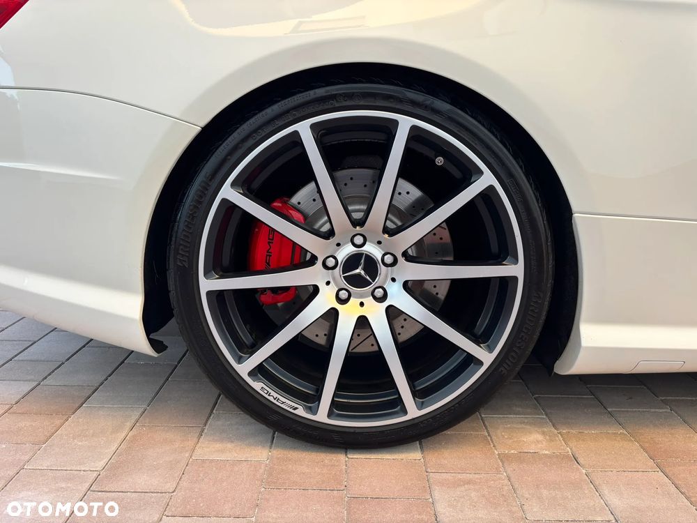 Mercedes-Benz SL 63 AMG - 16