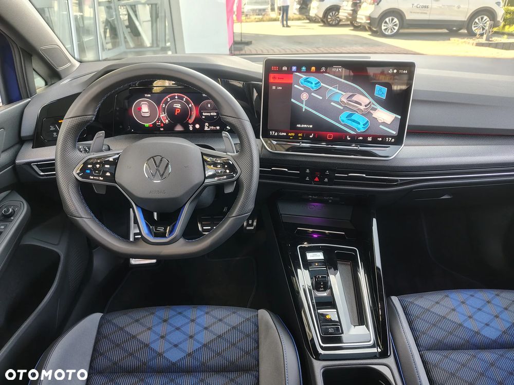 Volkswagen Golf - 8