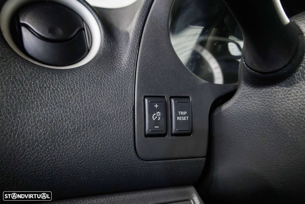 Nissan Navara 2.3 dCi CD 4WD N-Connecta - 35