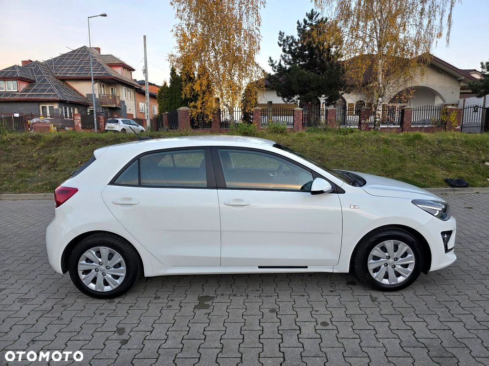Kia Rio - 8