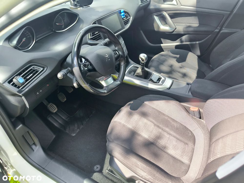 Peugeot 308 1.2 PureTech Allure S&S - 7