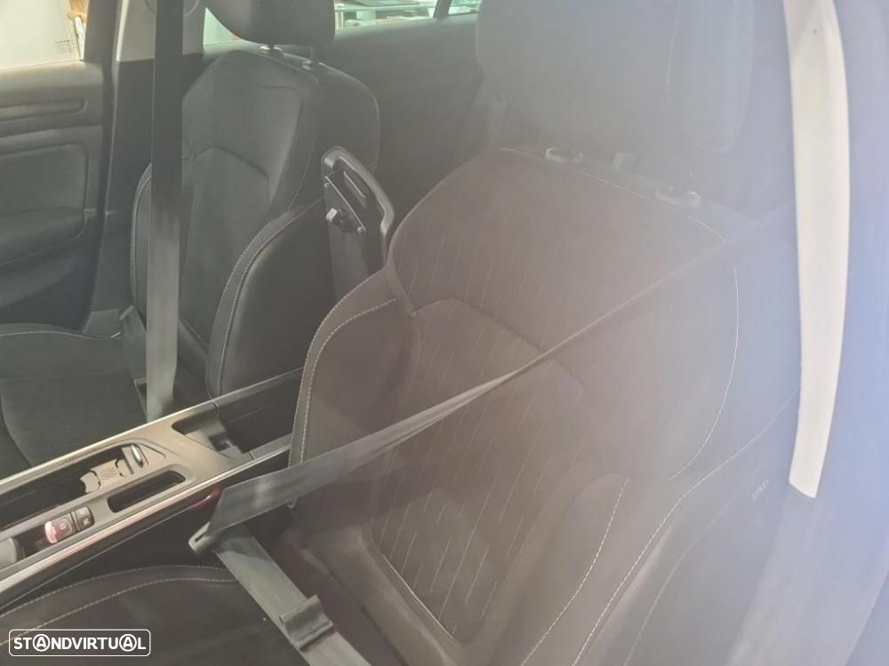 Renault Mégane Sport Tourer 1.5 Blue dCi Limited - 4