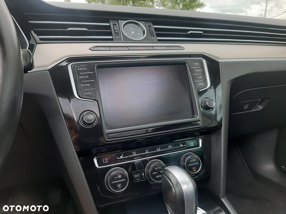 Volkswagen Passat 1.6 TDI (BlueMotion Technology) DSG Comfortline - 25