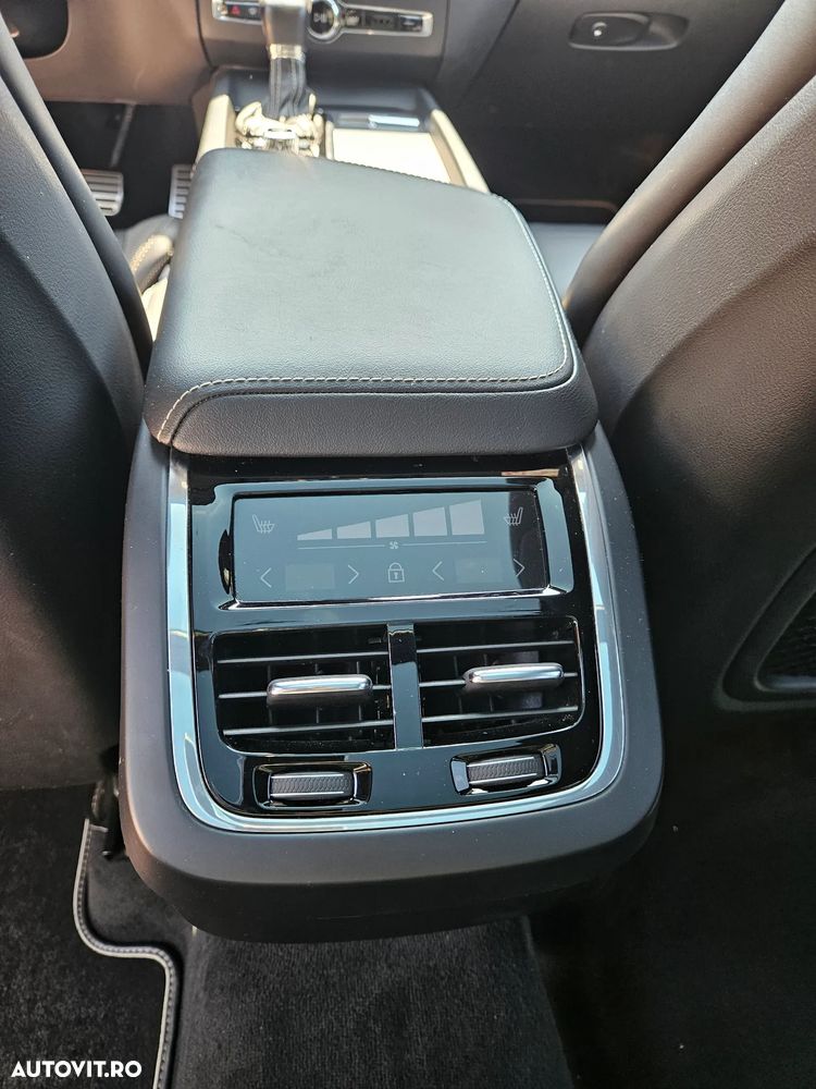 Volvo XC 60 D4 R-Design - 11