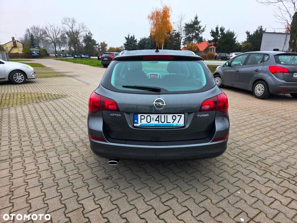 Opel Astra IV 1.4 T Cosmo - 9