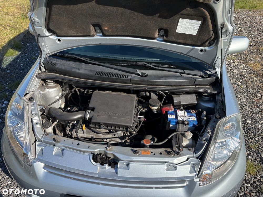 Daihatsu Sirion - 18