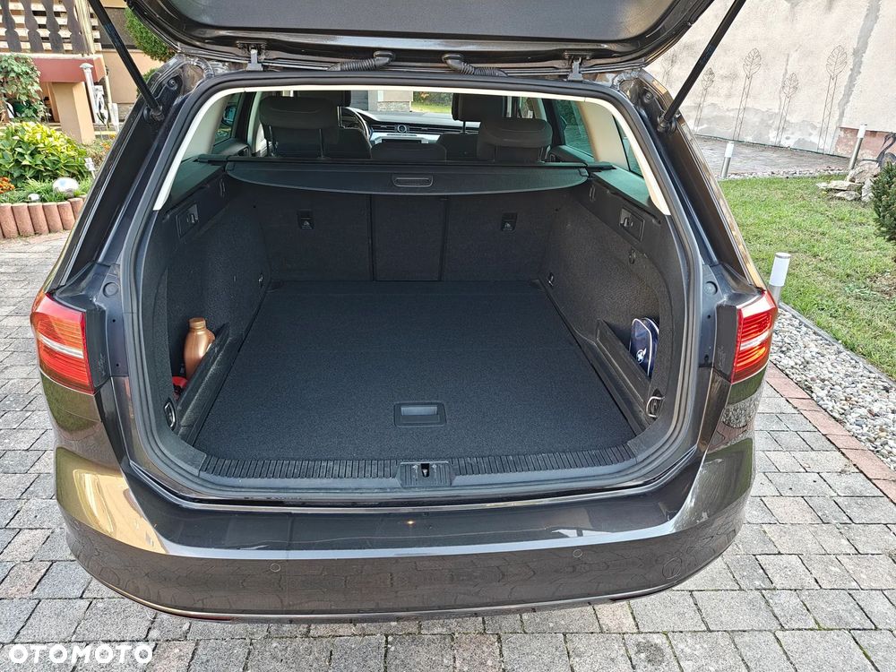 Volkswagen Passat 2.0 TDI SCR Comfortline - 13