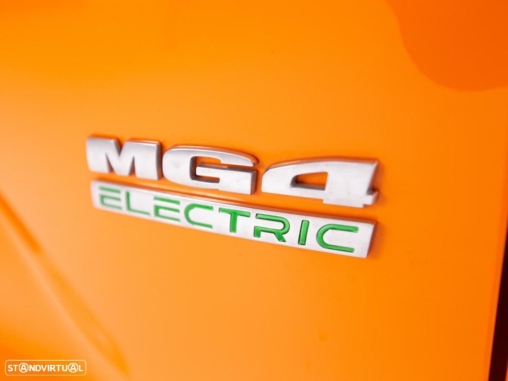 MG MG4 64 kWh Luxury - 15