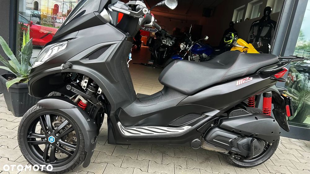 Piaggio MP-3 - 1