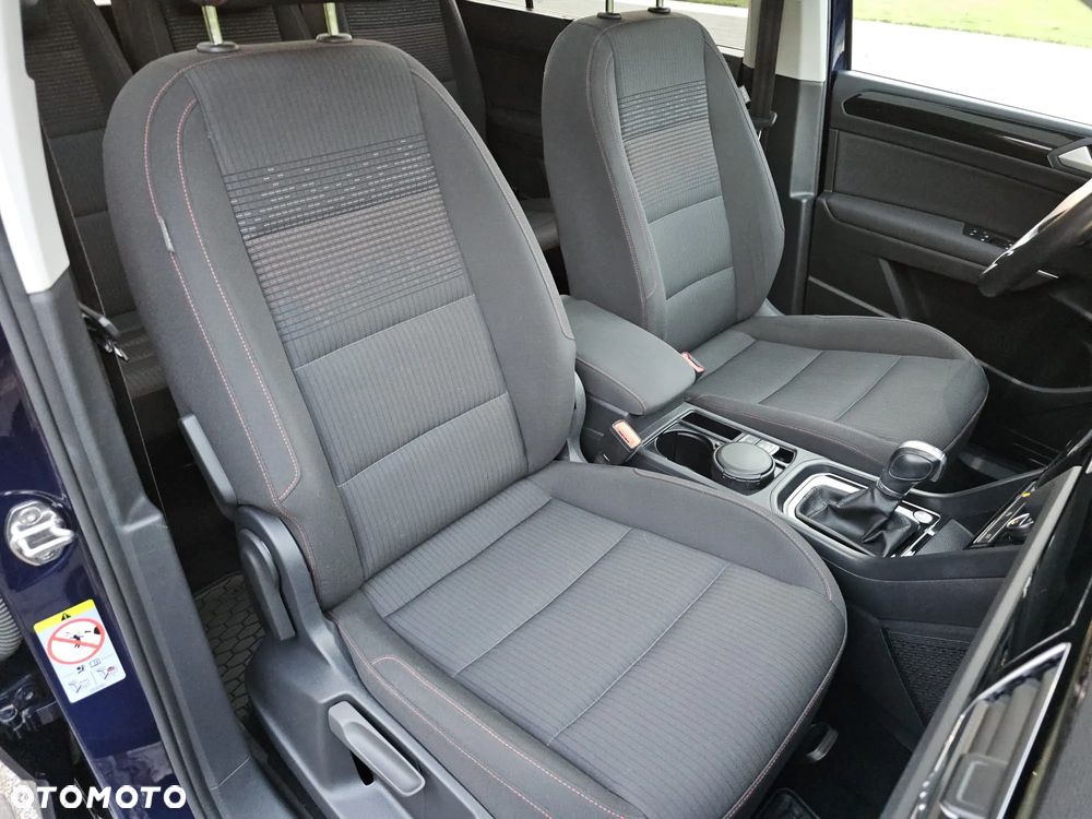 Volkswagen Touran - 15