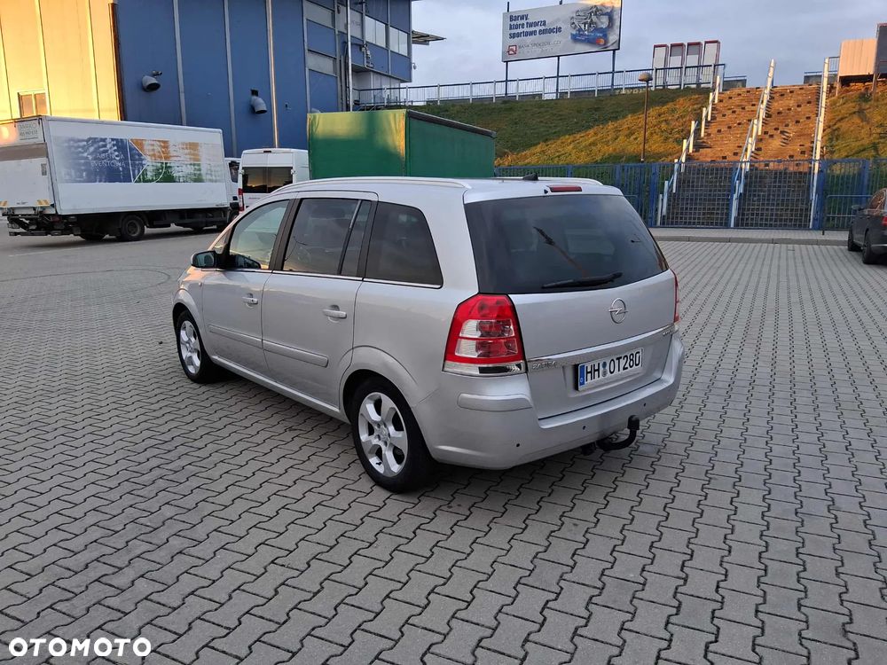 Opel Zafira 1.6 - 4
