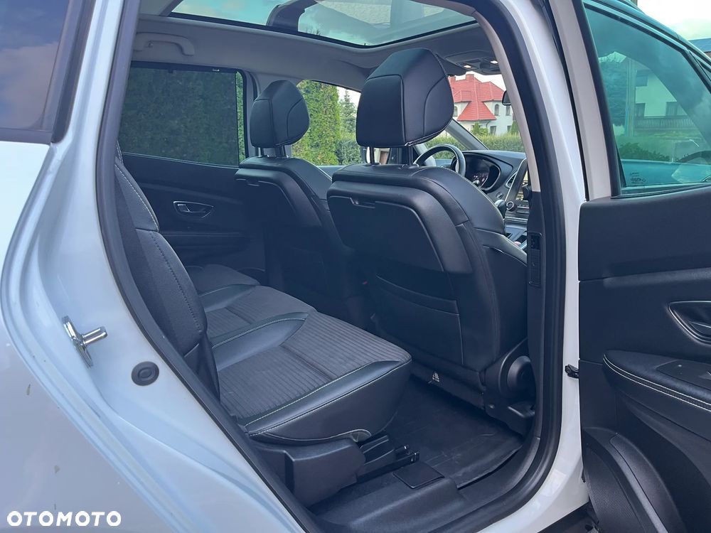 Renault Grand Scenic - 16