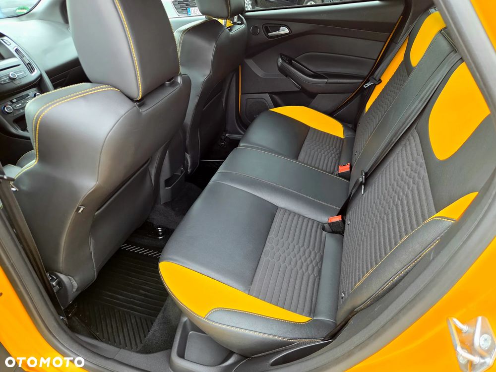 Ford Focus 2.0 TDCi ST - 15