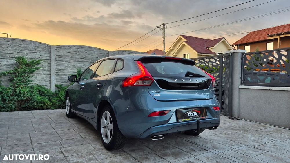 Volvo V40 D2 R Design - 13