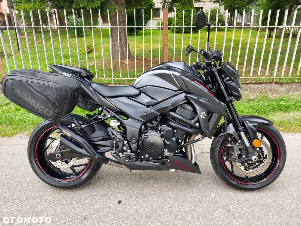 Suzuki GSX - 10