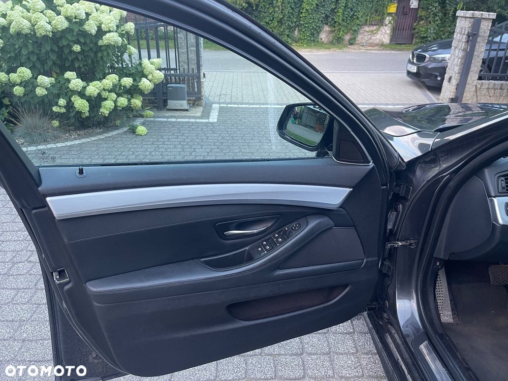 BMW Seria 5 520d - 13