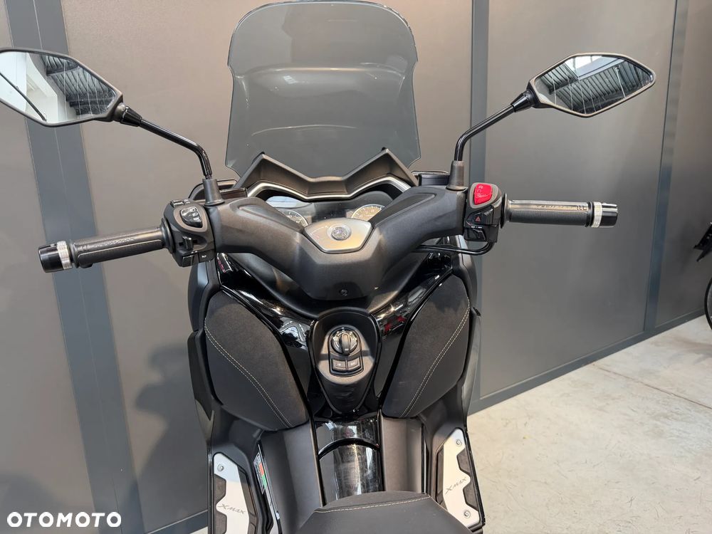 Yamaha X-max - 10