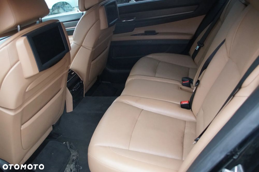 Pojazd na części BMW F01 750i Long xDrive, rocznik 2011 BLACK SAPPHIRE METALLIC (475) XCL.LEDER NAPPA ERW./D5 SATB HELL (NAD5) silnik N63B44O0 skrzynia GA6HP-26Z drzwi klapa szyba fotele long amortyzator - 9