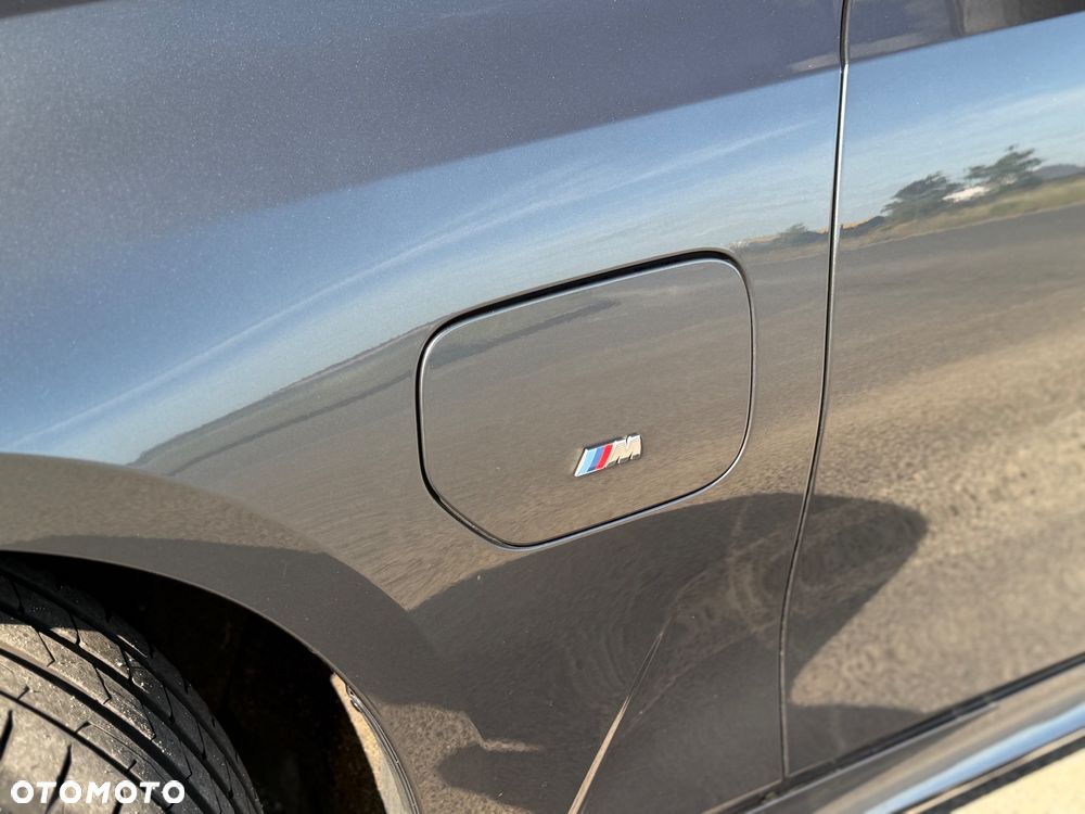 BMW Seria 3 330e M Sport - 8