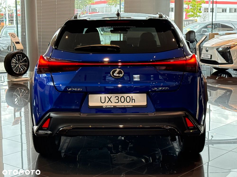 Lexus UX - 4