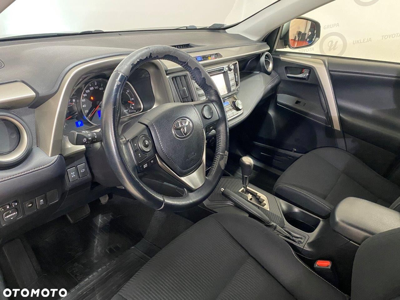 Toyota RAV4 - 8