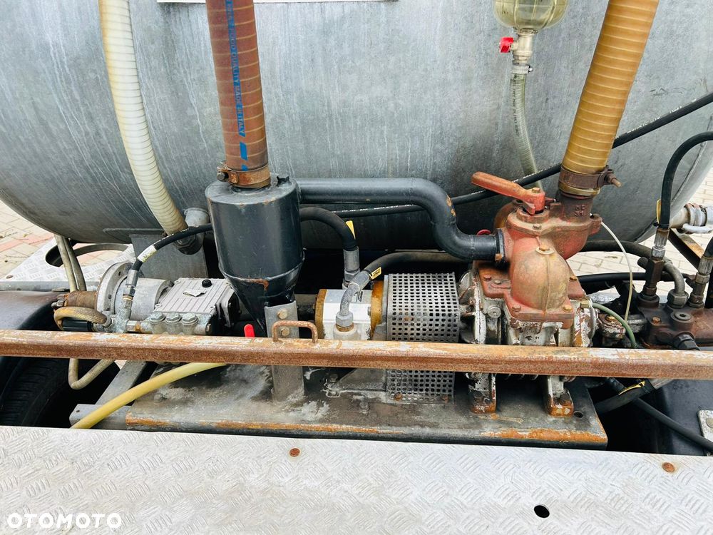 Mercedes-Benz Sprinter - 9