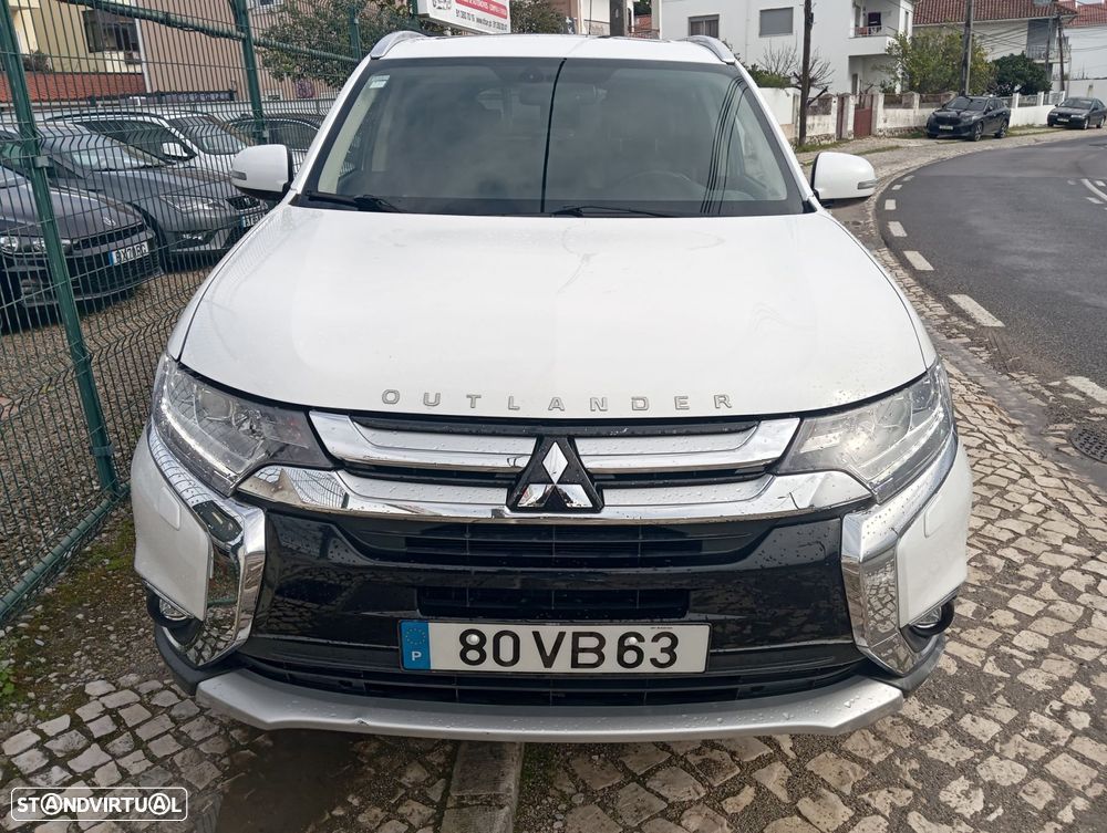 Mitsubishi Outlander 2.2 DI-D Intense - 2