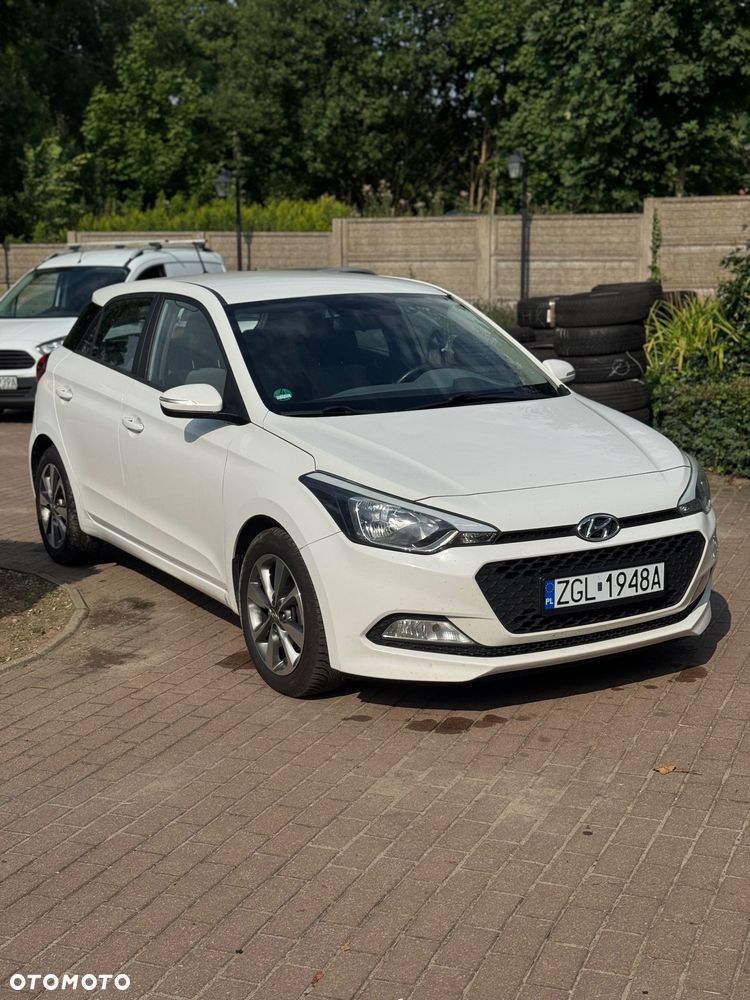 Hyundai i20 1.1 CRDi YES Gold - 2