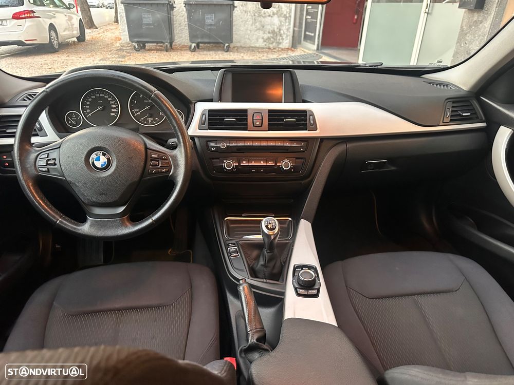 BMW 318 - 12