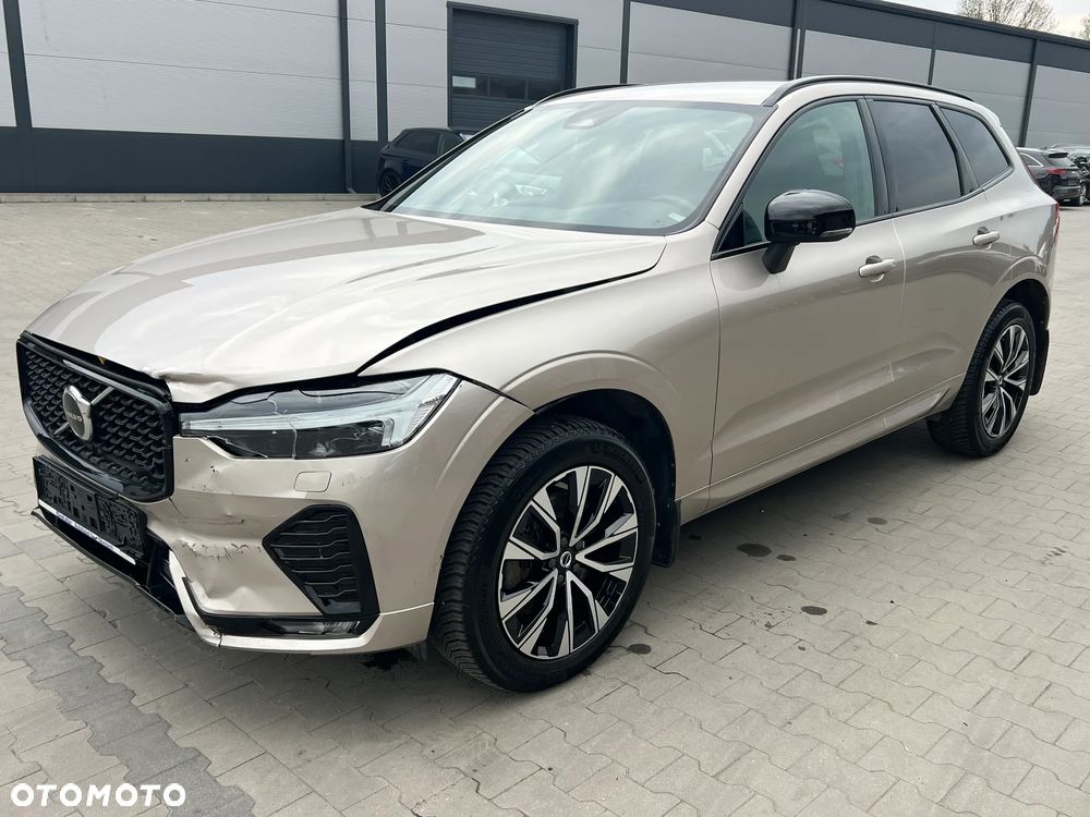 Volvo XC 60 B4 D AWD Plus Dark - 2